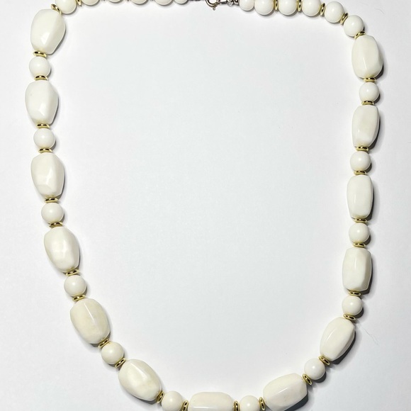 Vintage White Enamel Bead Necklace Large Unique  Beads Round And Flat Gold Beads - Picture 2 of 2